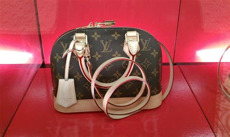 نمایندگی louis vuitton در تهران|آیا برند لویی ویتون در ایران (تهران) نمایندگی دارد؟.